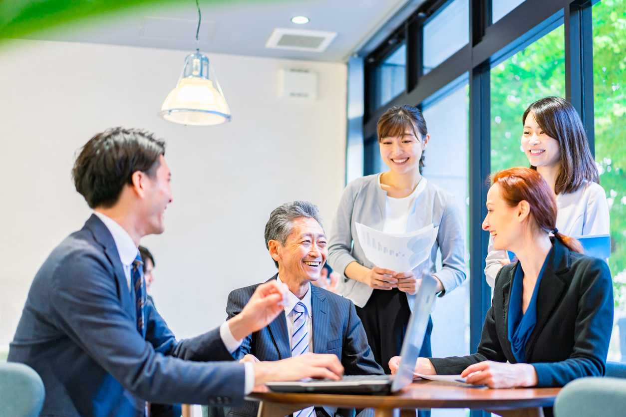 ダイバーシティ経営とは？女性活躍推進との関係や成功させるポイントを紹介｜Fem＋コラム